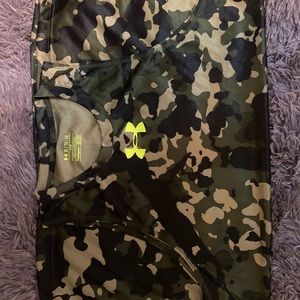 Under Armor Mens work out tank quick dry heat wear
